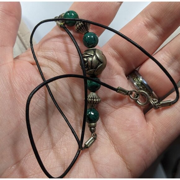 Floral Green Jasper And Silver Tone Beaded Necklace - Picture 5 of 6